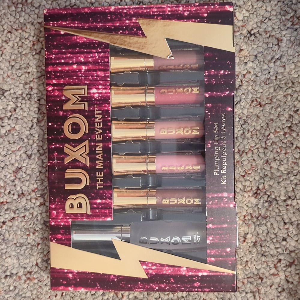 Buxom the main event plumping lip set